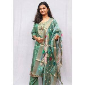 Embroidered Kurta Set