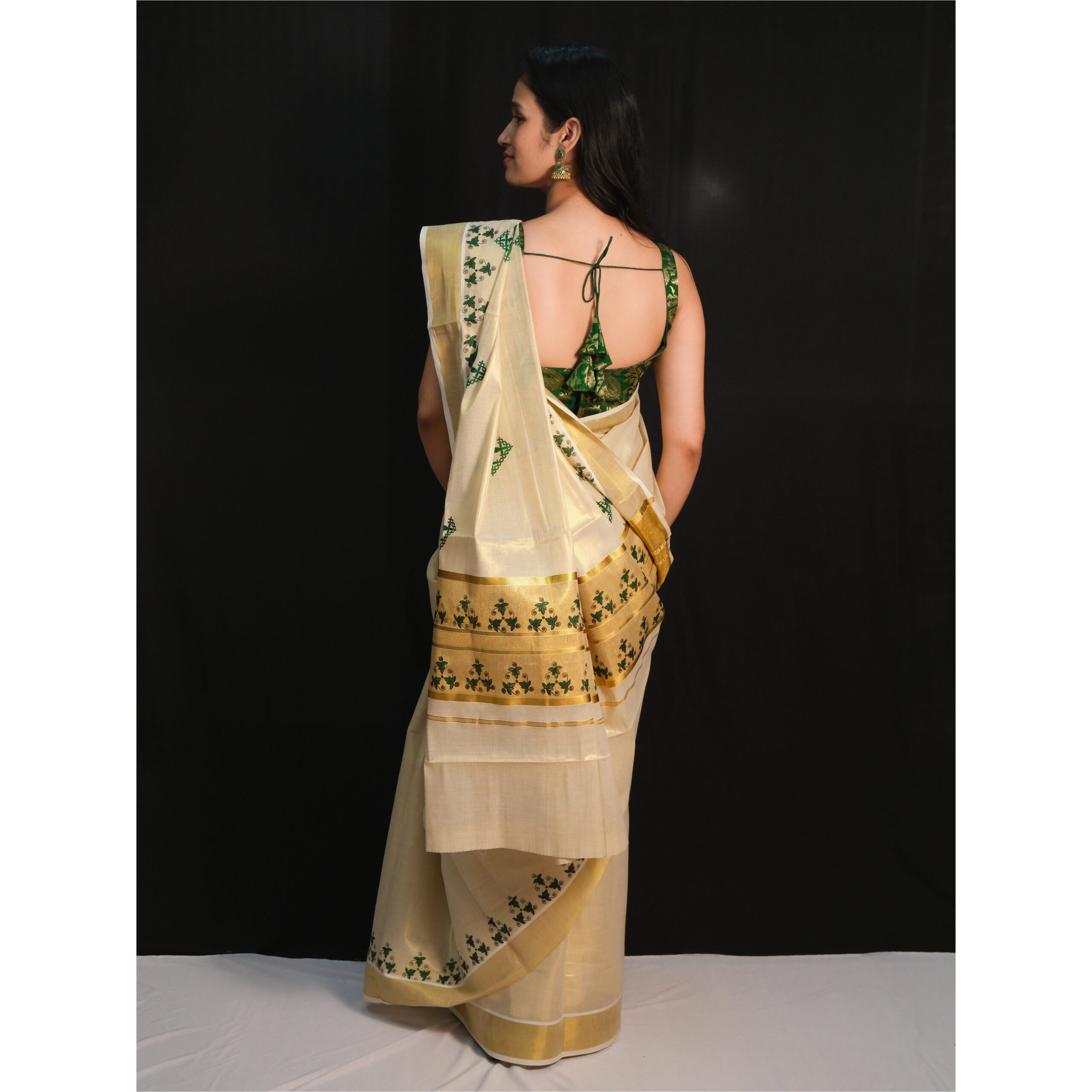 Tissue 7-Inch Gold Border Green Triangle Saree - Image 4