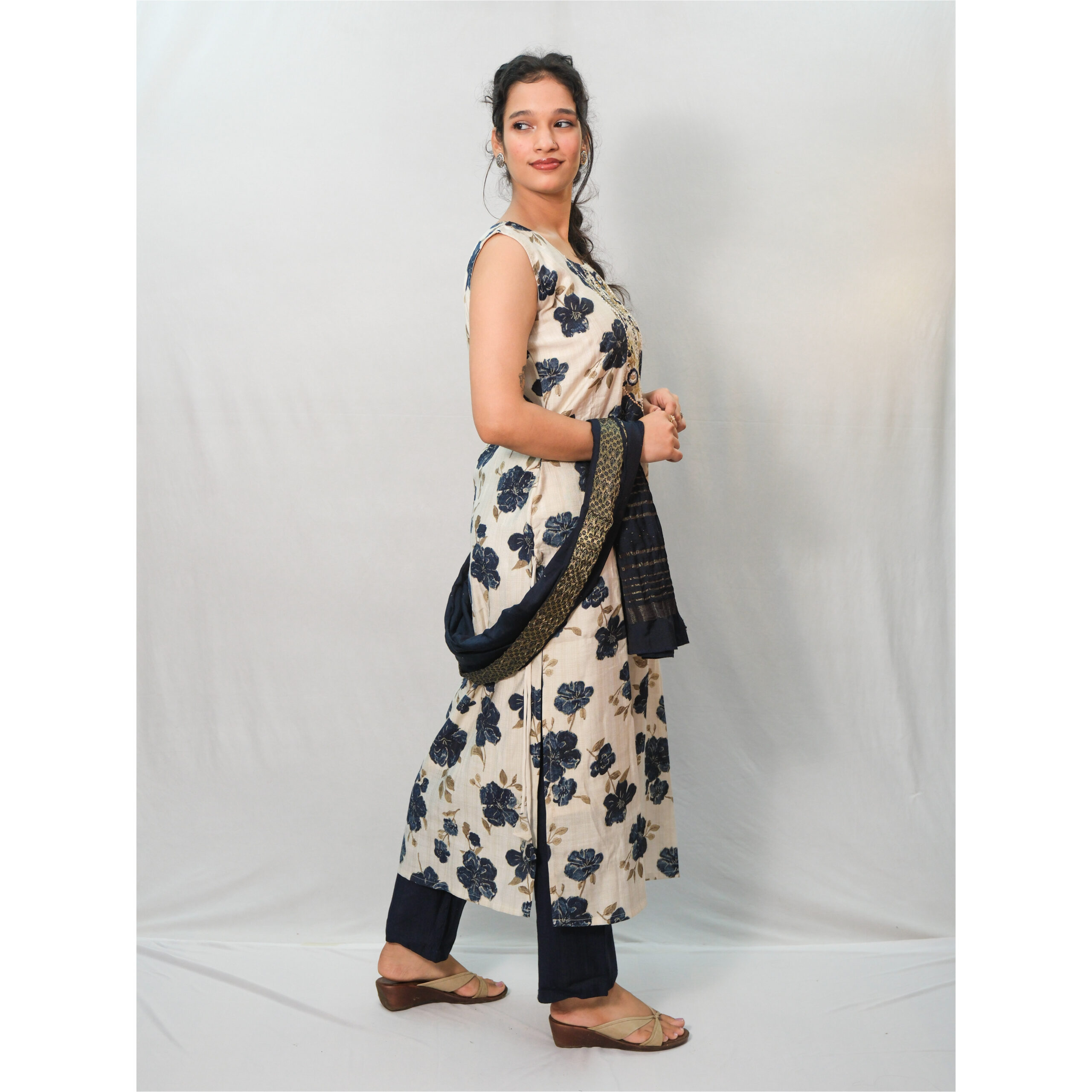 Off-White, Green & Navy Blue Floral Print Three-Piece Kurti Set - Image 3