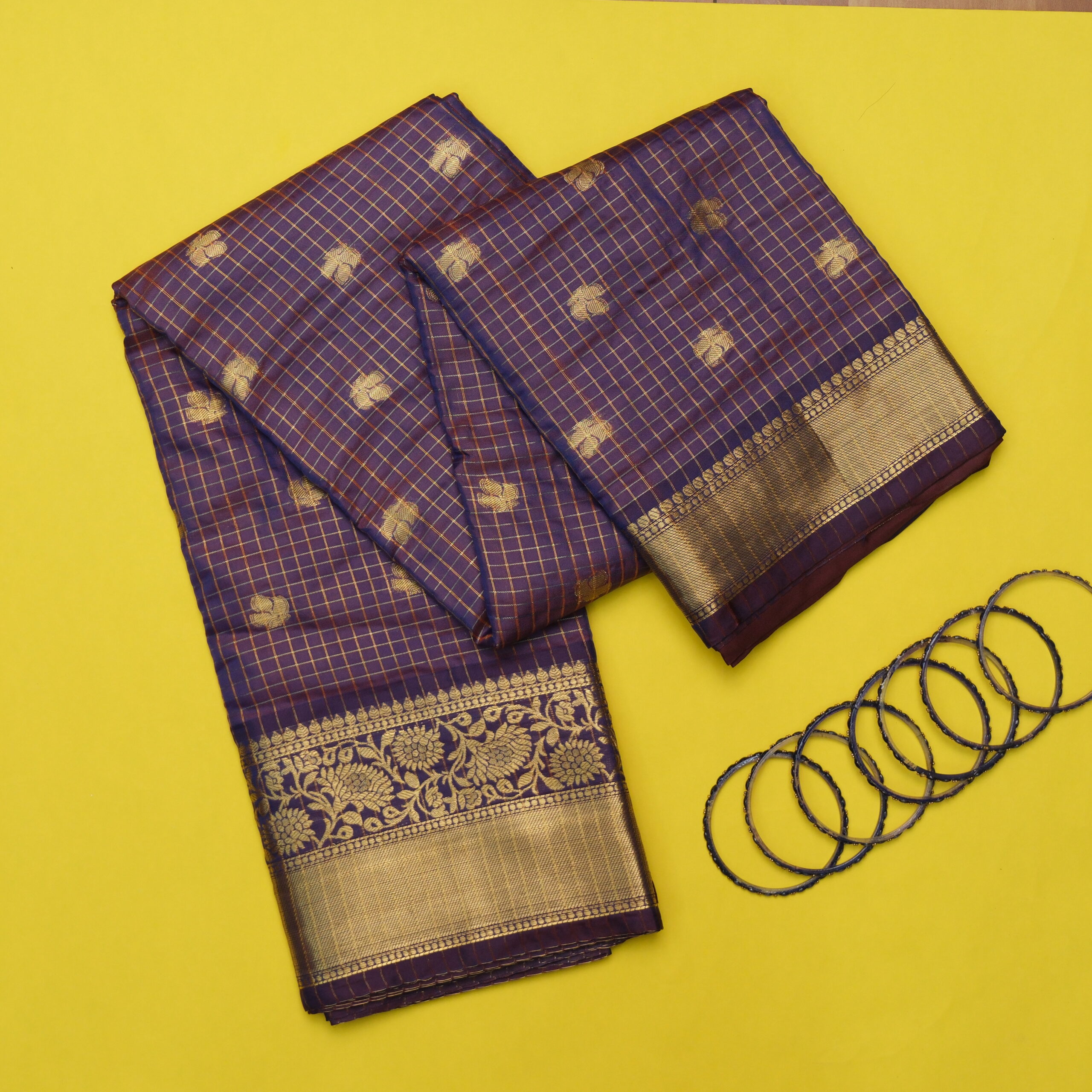 Purple Check Micro Zari Gadwal Silk Saree - Image 2